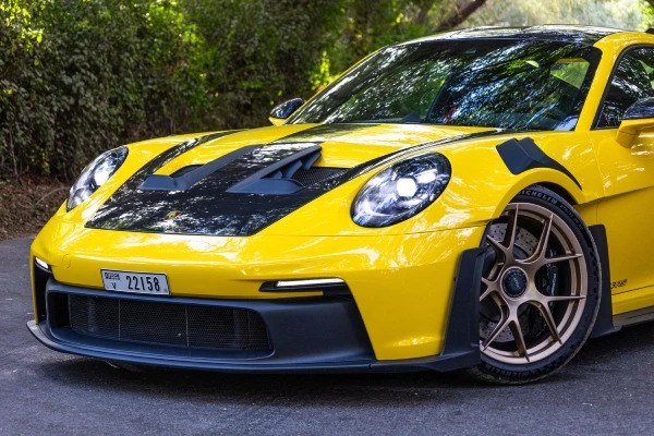 Porsche 911 GT3rs Yellow (1)