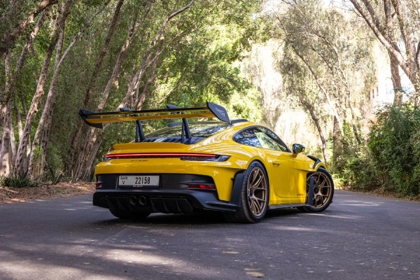 Porsche 911 GT3rs Yellow (6)