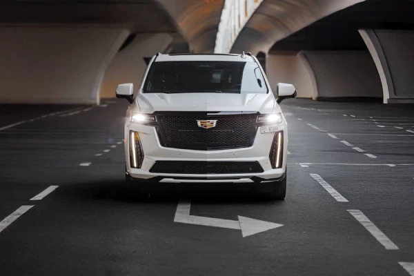 Cadillac Escalade V White (1)