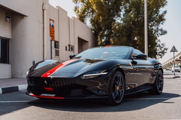 Ferrari Roma Spider Black (2)